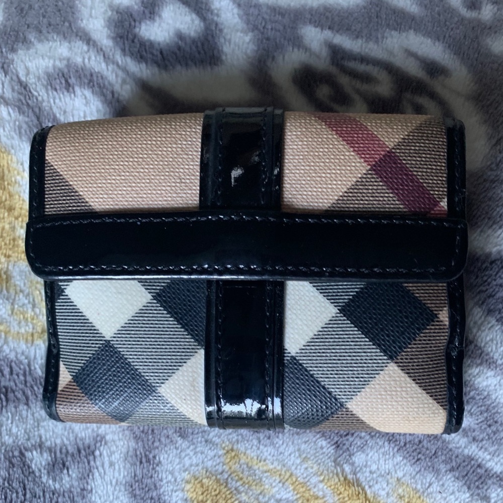 Burberry Nova check wallet